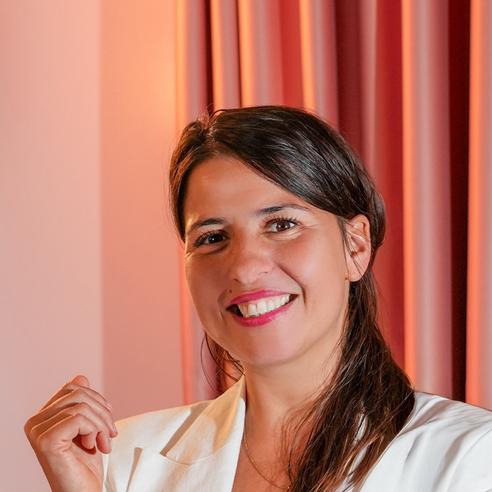 Portrait von Janina Langenmair