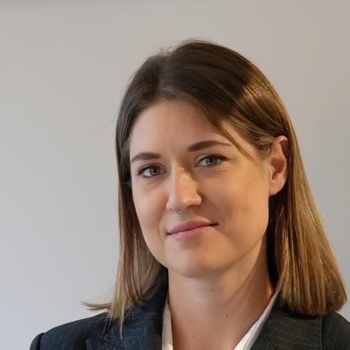 Portrait von Ajshe Zuberi