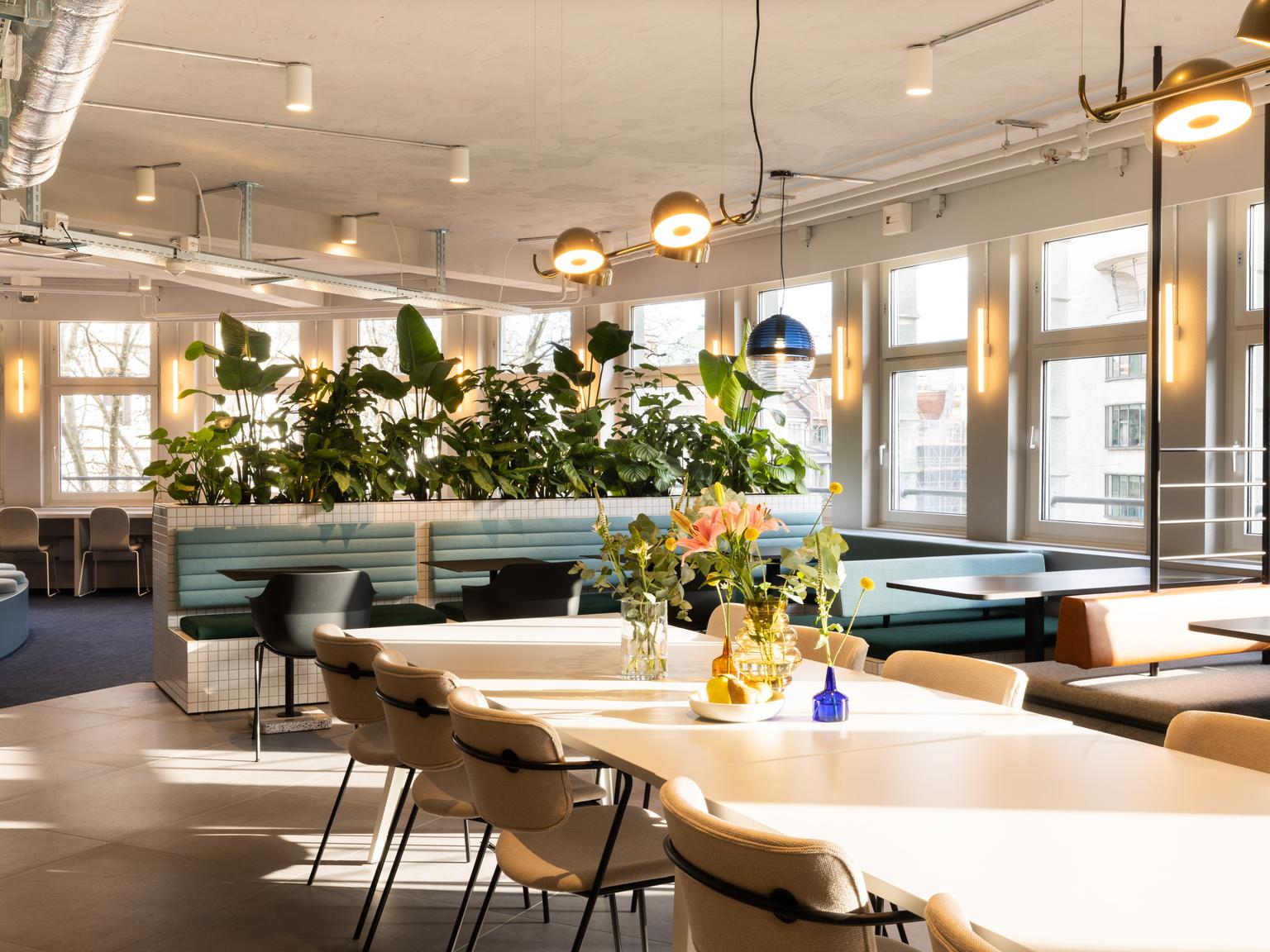 Adapting to the New Work Era: The Rise of Shared Workspaces | Headsquarter